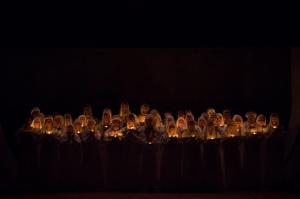 coro candele- FOTO ALESSIA SANTAMBROGIO