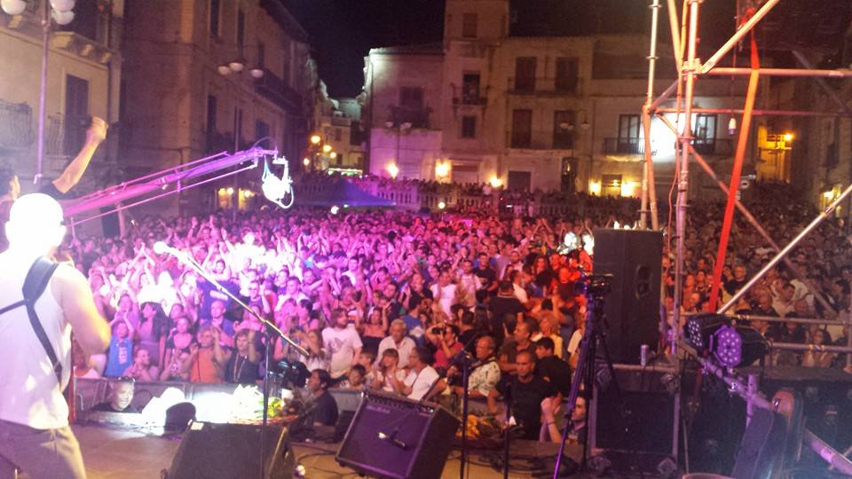 Successo di pubblico per il Kaulonia Tarantella Festival 2014. Piazza Mese gremita per la XVI edizione della kermesse calabrese.