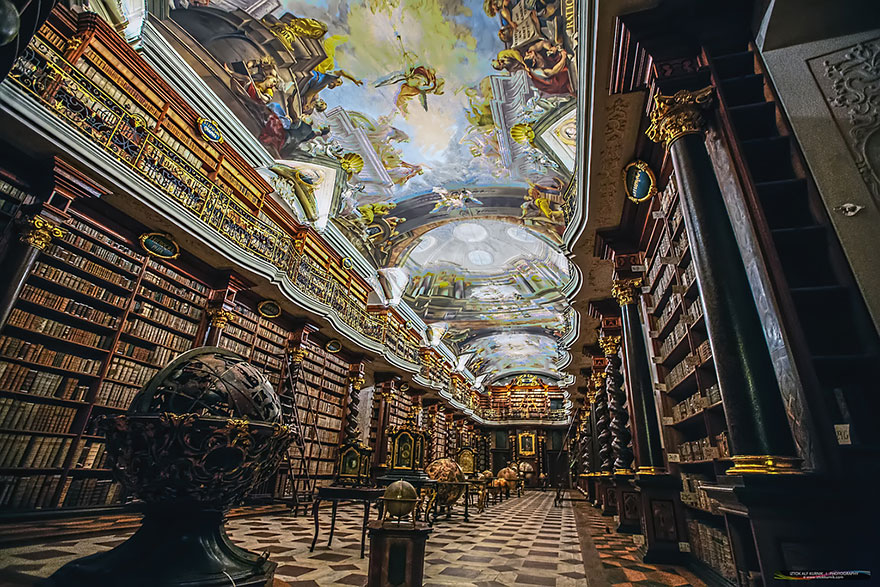 A Praga una delle biblioteche più belle del mondo