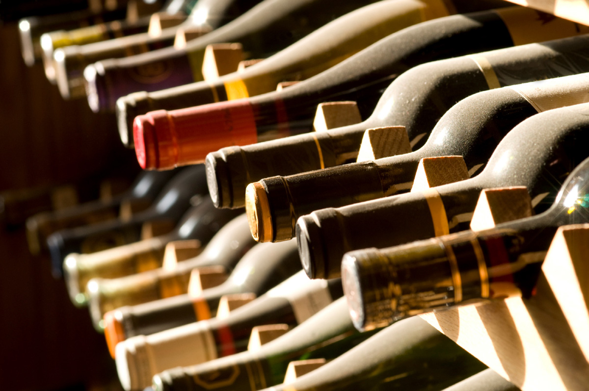 La scelta del vino: enoteca, supermercato o ristorante?