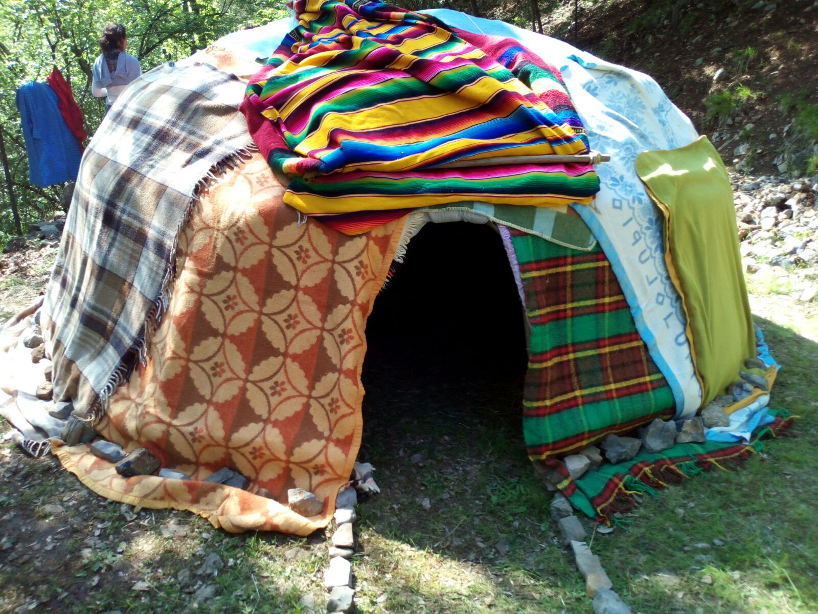 Cerimonia della capanna di sudore di fine anno per la comunità nativa dei Q’eros in Perù