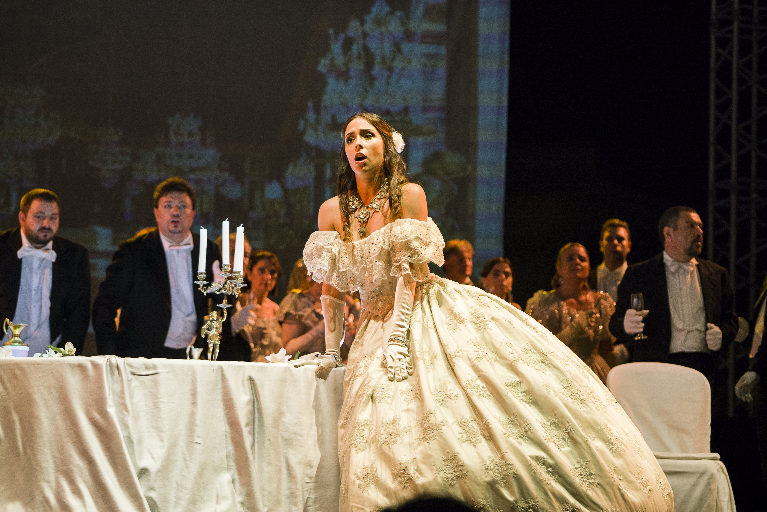 “La traviata” a Roccella Jonica con una promettente Carmen Cardile