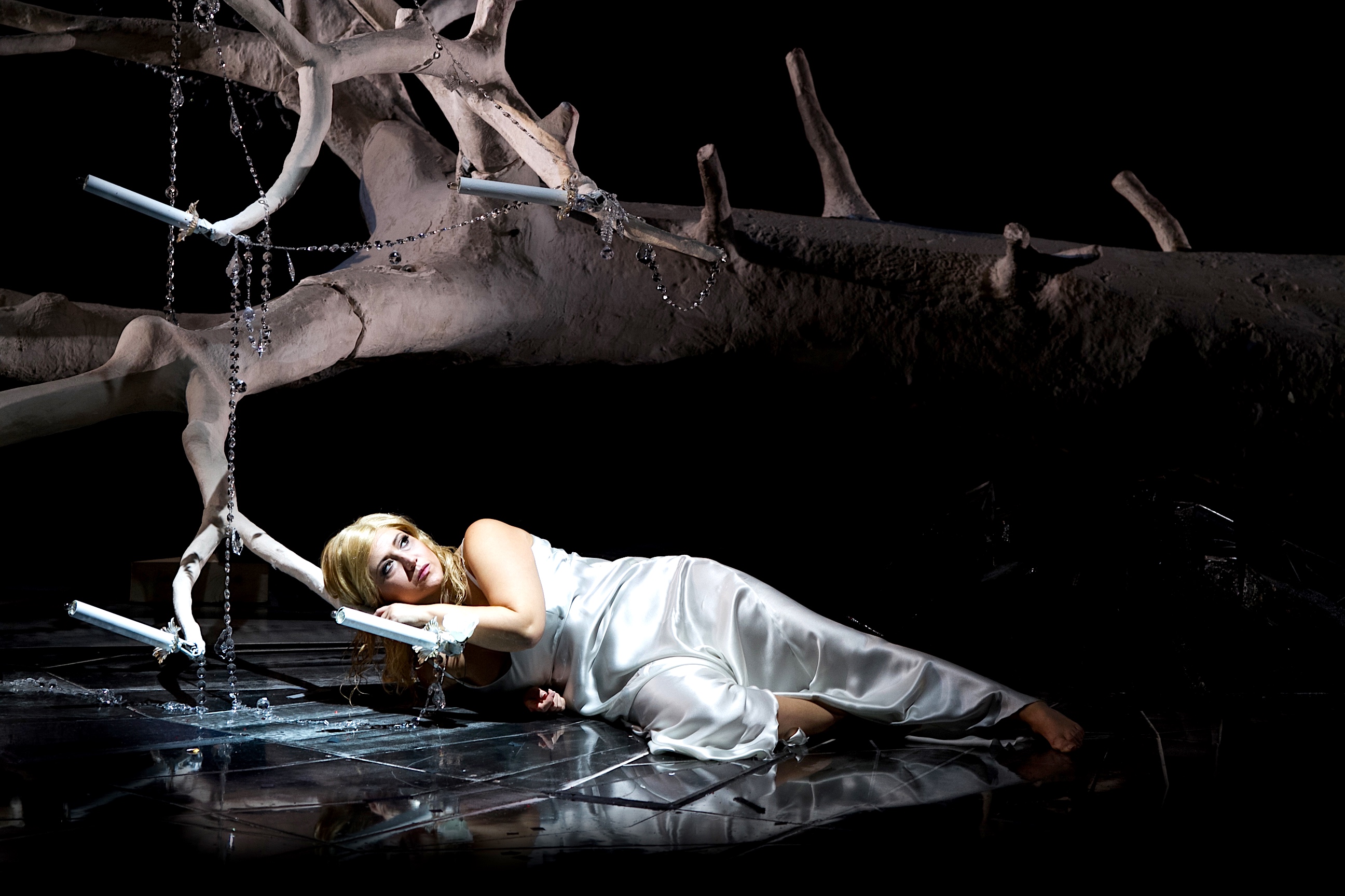 “La Traviata” al Teatro Carlo Felice di Genova