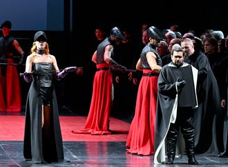 Nabucco al Teatro Regio di Parma: la visione di Pier Luigi Pizzi e la direzione trascinante di Francesco Lanzillotta