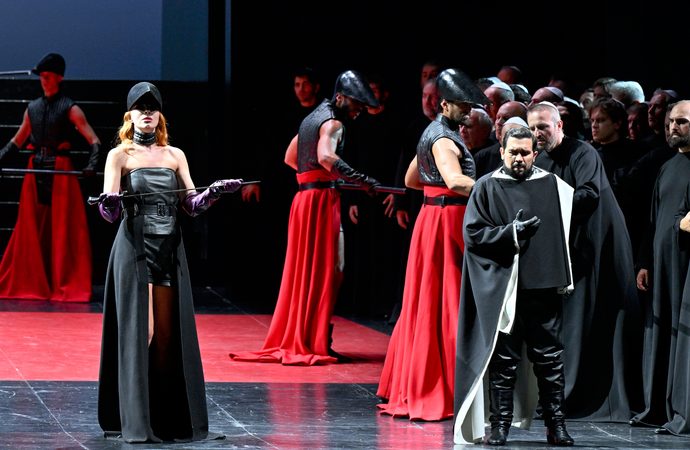 Nabucco al Teatro Regio di Parma: la visione di Pier Luigi Pizzi e la direzione trascinante di Francesco Lanzillotta
